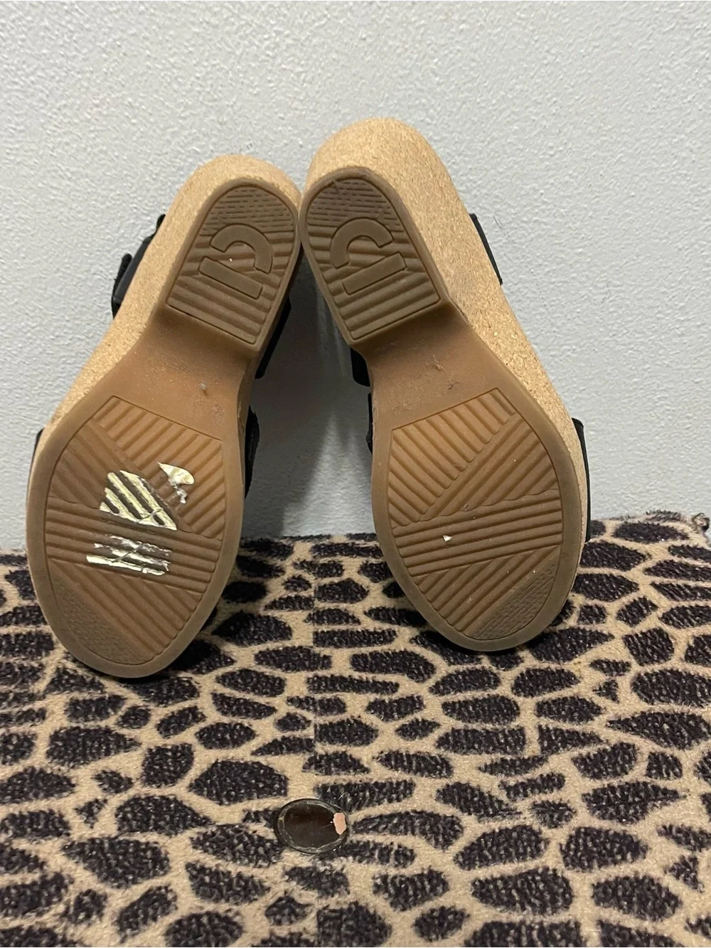 Earth chunky heel